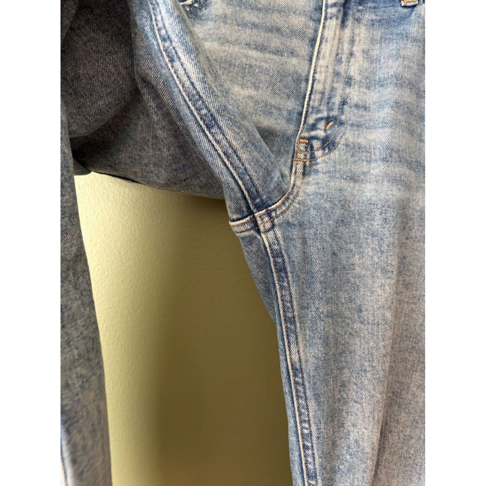 GAP Mid Rise '90s Loose Flare Mid Rise Jeans Light Destroy Sz 28 6R - Picture 9 of 12